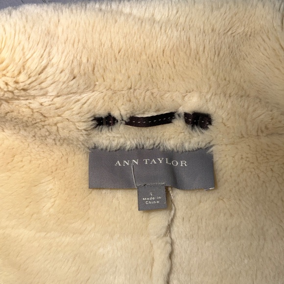 Soft Stunning Shearling Coat - Picture 3 of 5